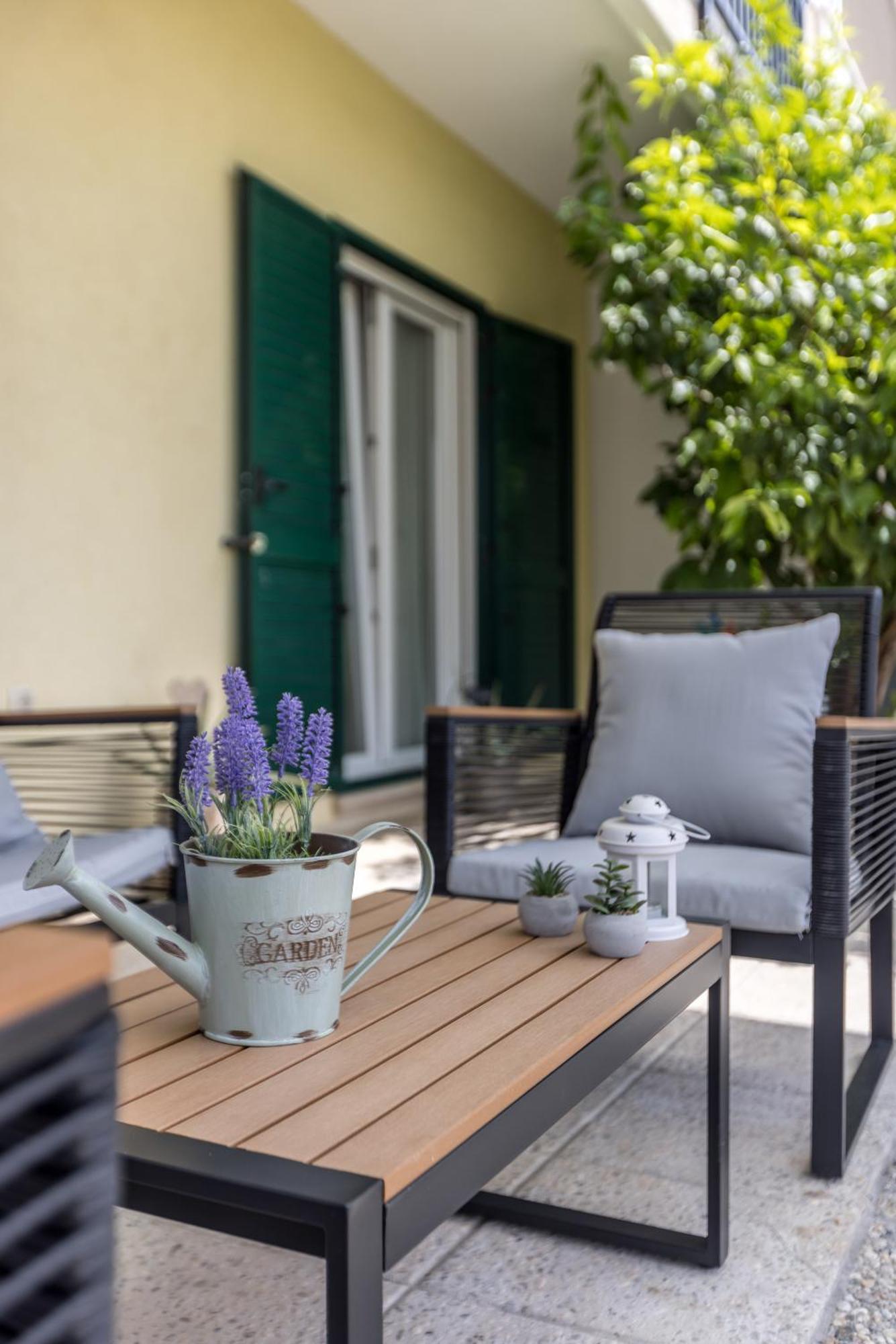 Citrus Accommodation Kastela Exterior photo